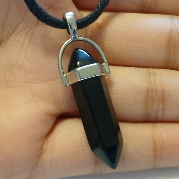 Women's Black Hexagonal Column Pointed Pendant Bohemian Fashion Necklace - Picture 4 of 4